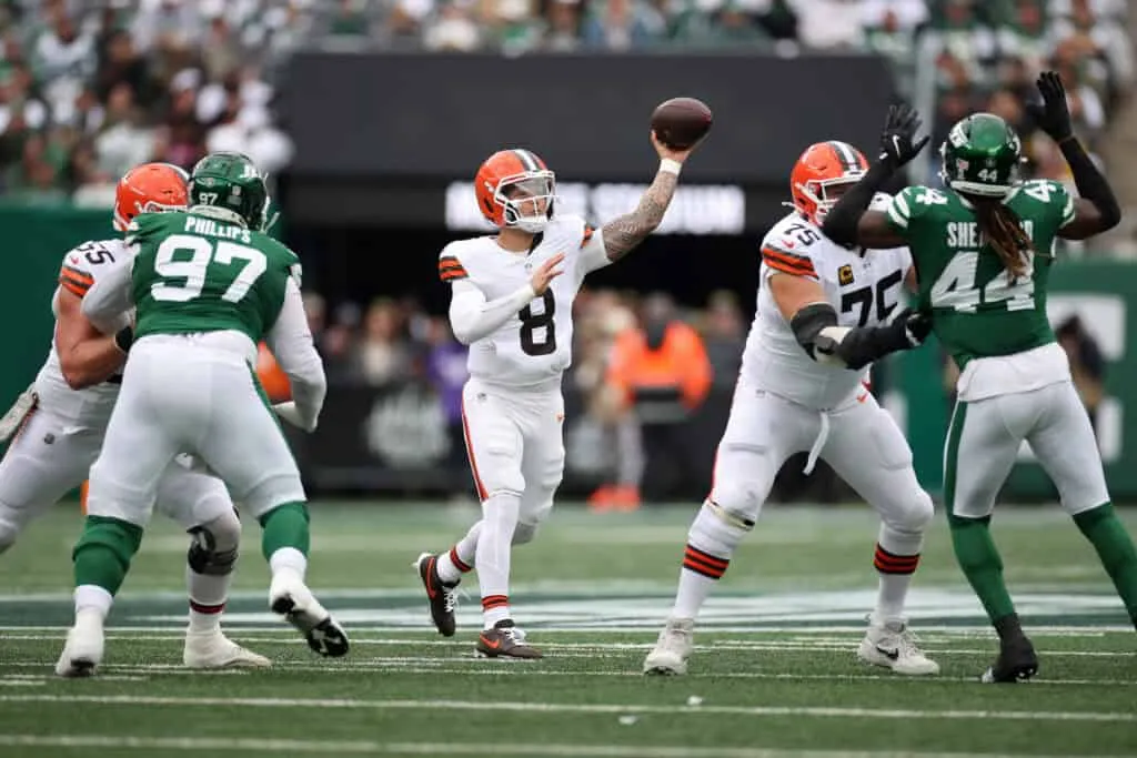 EAST RUTHERFORD, NEW JERSEY - NOVEMBER 09: Dillon Gabriel #8 of the Cleveland Browns attempts a pass against the New York Jets during the first half in the game at MetLife Stadium on November 09, 2025 in East Rutherford, New Jersey.