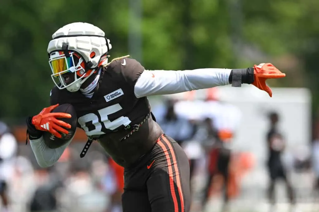 BEREA, OHIO - JULY 28: David Njoku #85 of the Cleveland Browns runs a drill during Cleveland Browns training camp at CrossCountry Mortgage Campus on July 28, 2025 in Berea, Ohio.