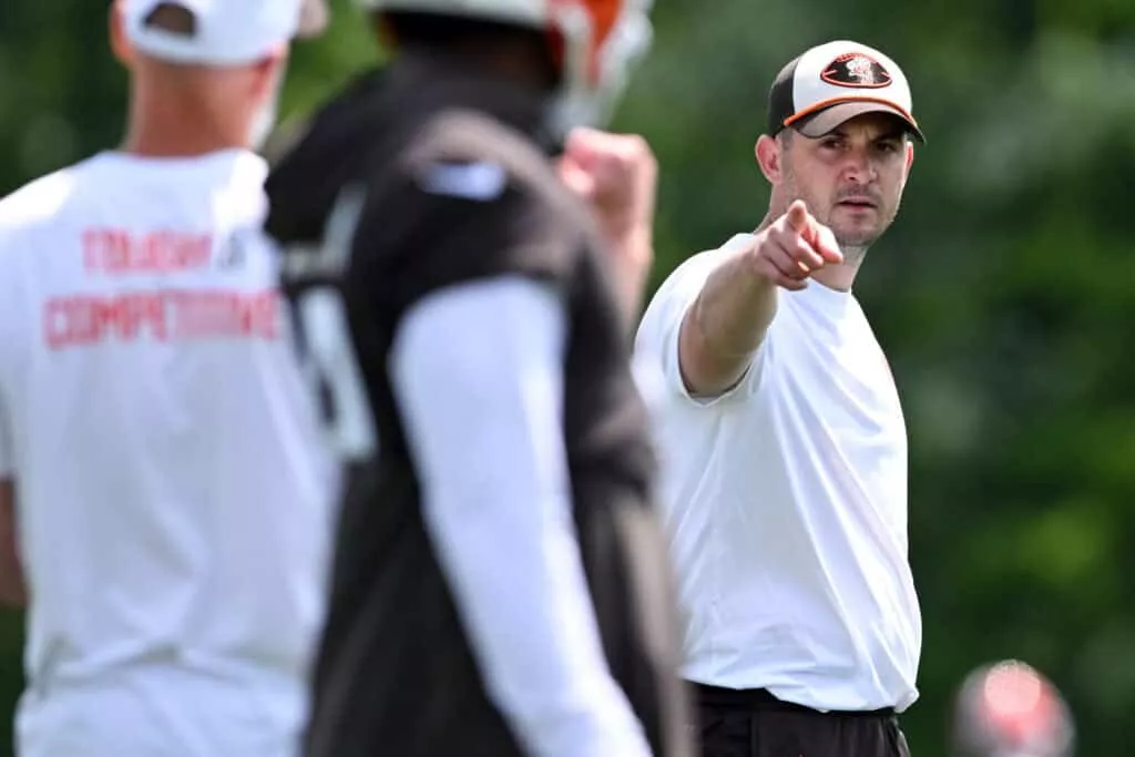 BEREA, OHIO - JUNE 10: Offensive coordinator Tommy Rees of the Cleveland Browns directs a drill during Cleveland Browns mandatory minicamp at CrossCountry Mortgage Campus on June 10, 2025 in Berea, Ohio.