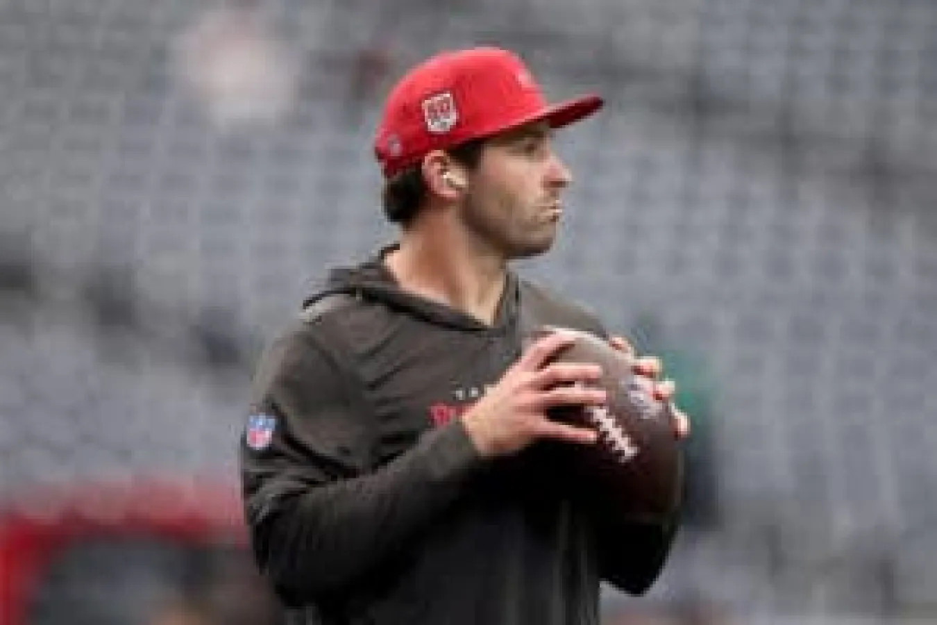 HOUSTON, TEXAS - SEPTEMBER 15: Baker Mayfield #6 of the Tampa Bay Buccaneers warms up prior to the game against the Houston Texans at NRG Stadium on September 15, 2025 in Houston, Texas.