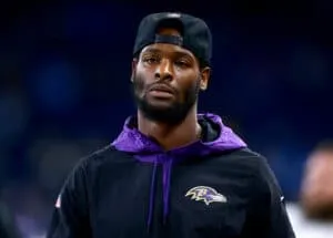 DETROIT, MICHIGAN - SEPTEMBER 26: Le'Veon Bell #26 of the Baltimore Ravens on the field during warm up before the game against Detroit Lions at Ford Field on September 26, 2021 in Detroit, Michigan.