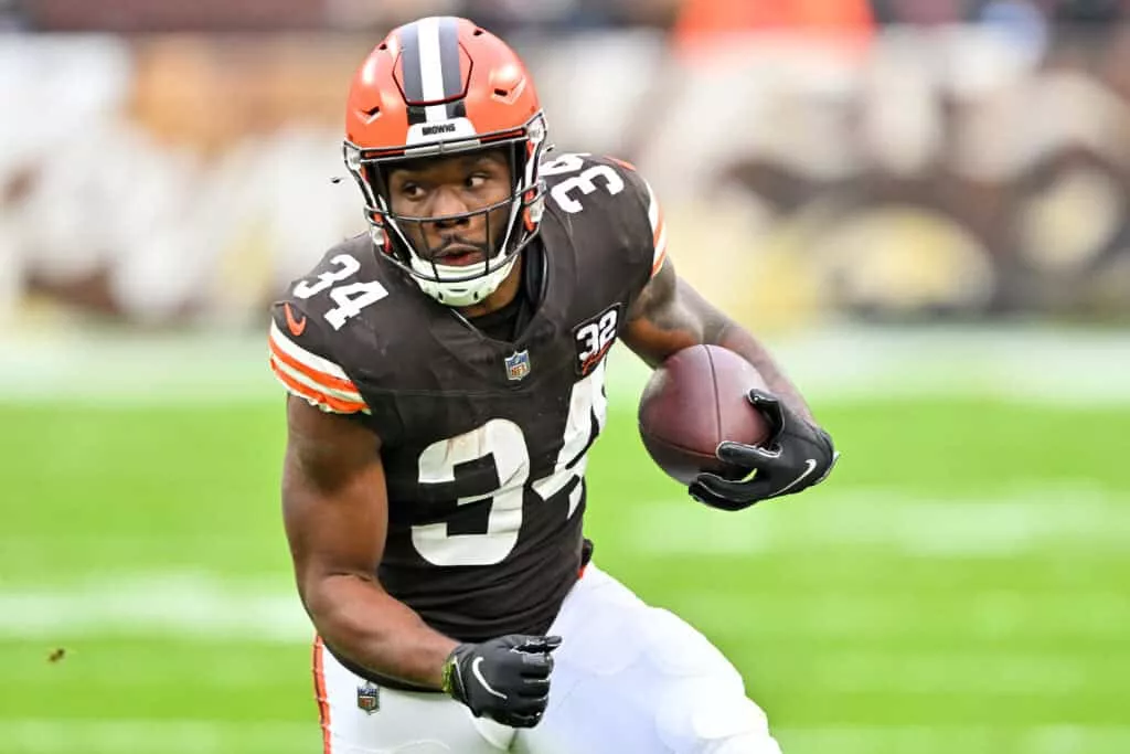 CLEVELAND, OHIO - DECEMBER 10: Jerome Ford #34 of the Cleveland Browns runs with the ball during the first quarter against the Jacksonville Jaguars at Cleveland Browns Stadium on December 10, 2023 in Cleveland, Ohio.