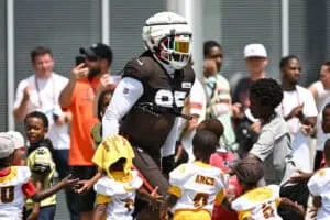 BEREA, OHIO - JULY 28: David Njoku #85 of the Cleveland Browns celebrates with fans during Cleveland Browns training camp at CrossCountry Mortgage Campus on July 28, 2025 in Berea, Ohio