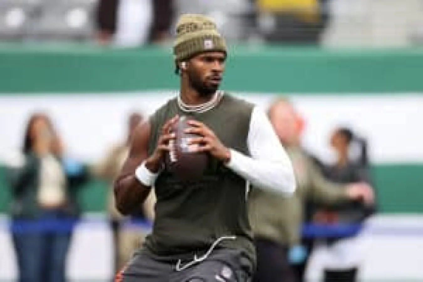 EAST RUTHERFORD, NEW JERSEY - NOVEMBER 09: Shedeur Sanders #12 of the Cleveland Browns warms up prior to the game against the New York Jets at MetLife Stadium on November 09, 2025 in East Rutherford, New Jersey.