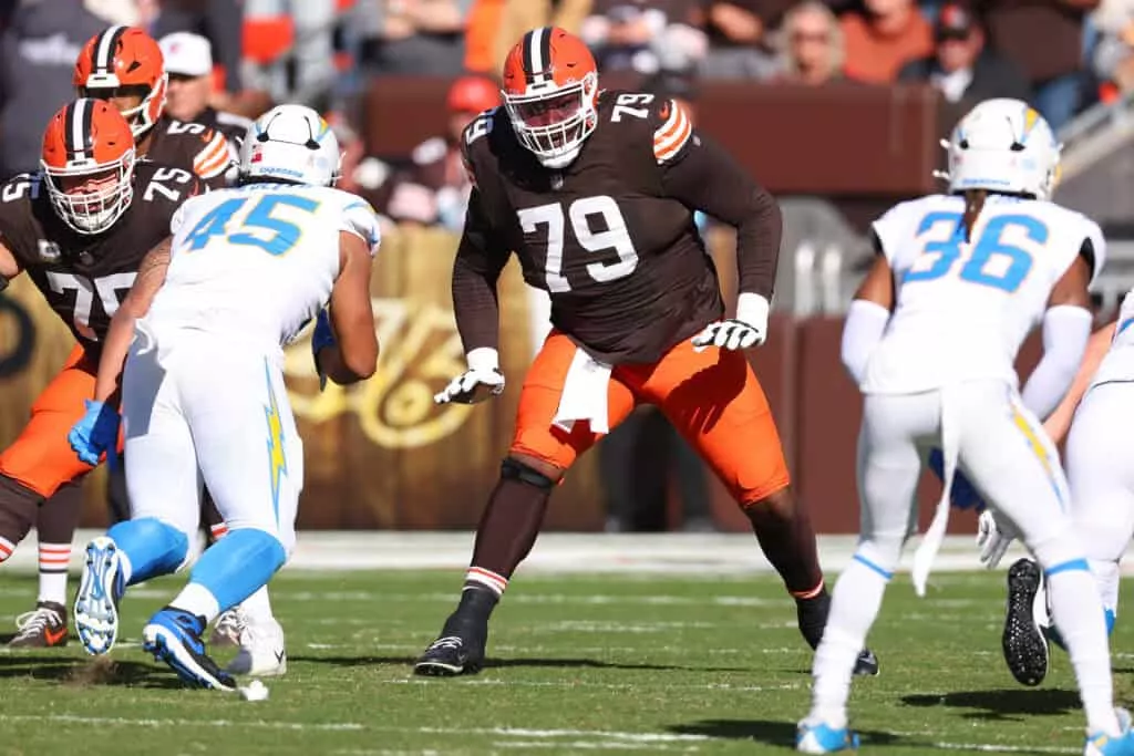 CLEVELAND, OHIO - NOVEMBER 03: Dawand Jones #79 of the Cleveland Browns plays against the Los Angeles Chargers at Cleveland Browns Stadium on November 03, 2024 in Cleveland, Ohio.