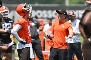 BEREA, OHIO - JUNE 04: Head coach Kevin Stefanski of the Cleveland Browns instructs Kenny Pickett #8 during Cleveland Browns OTA offseason workouts at CrossCountry Mortgage Campus on June 04, 2025 in Berea, Ohio.