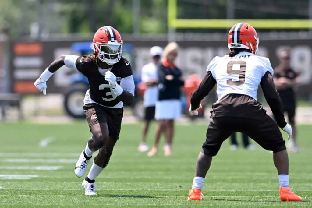 BEREA, OHIO - JUNE 11: Jerry Jeudy #3 of the Cleveland Browns runs a drill during Cleveland Browns mandatory minicamp at CrossCountry Mortgage Campus on June 11, 2025 in Berea, Ohio.