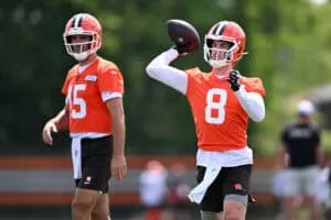 BEREA, OHIO - JUNE 10: Kenny Pickett #8 of the Cleveland Browns throws a pass during Cleveland Browns mandatory minicamp at CrossCountry Mortgage Campus on June 10, 2025 in Berea, Ohio