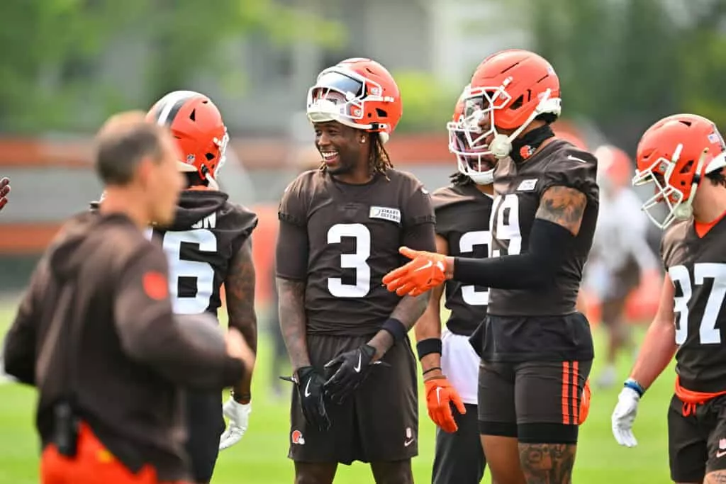 BEREA, OHIO - JUNE 12: Wide receiver Jerry Jeudy #3 of the Cleveland Browns talks with teammates during organized team activities at CrossCountry Mortgage Campus on June 12, 2025 in Berea, Ohio.