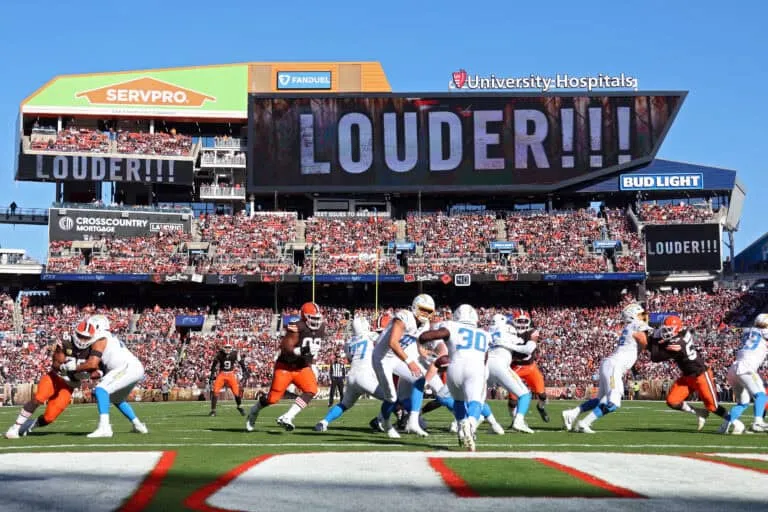 Former Browns RB Signs With Chargers