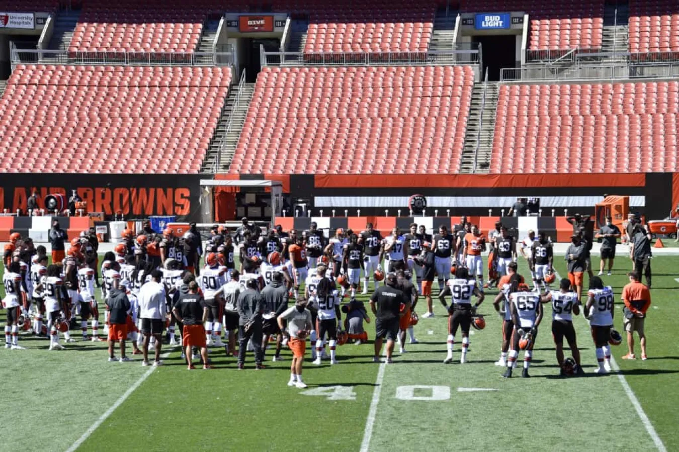 CLEVELAND, OHIO - AUGUST 30: Head coach Kevin Stefanski of the Cleveland Browns talks to his players during training camp at FirstEnergy Stadium on August 30, 2020 in Cleveland, Ohio.