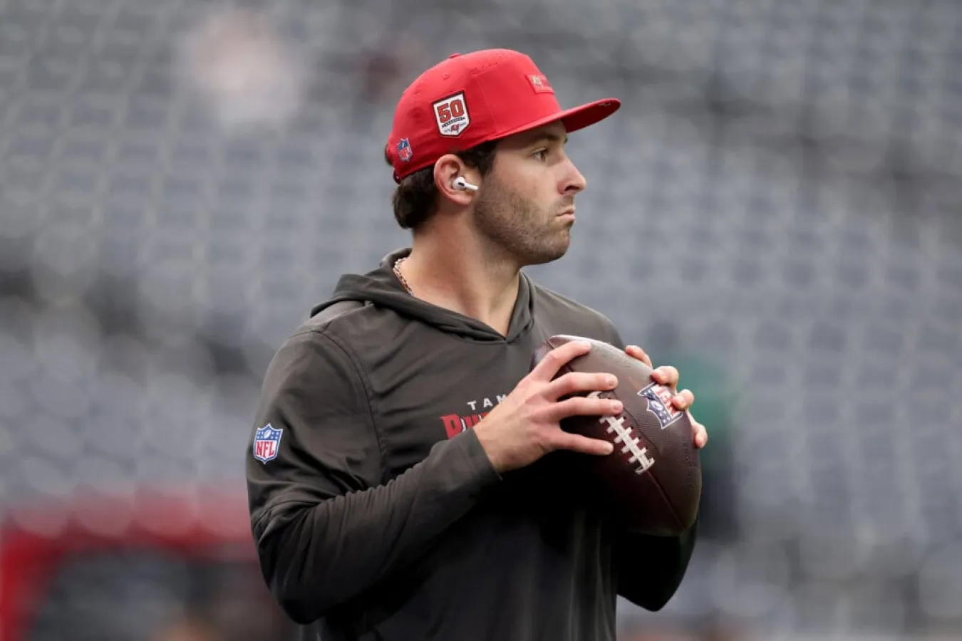 HOUSTON, TEXAS - SEPTEMBER 15: Baker Mayfield #6 of the Tampa Bay Buccaneers warms up prior to the game against the Houston Texans at NRG Stadium on September 15, 2025 in Houston, Texas.