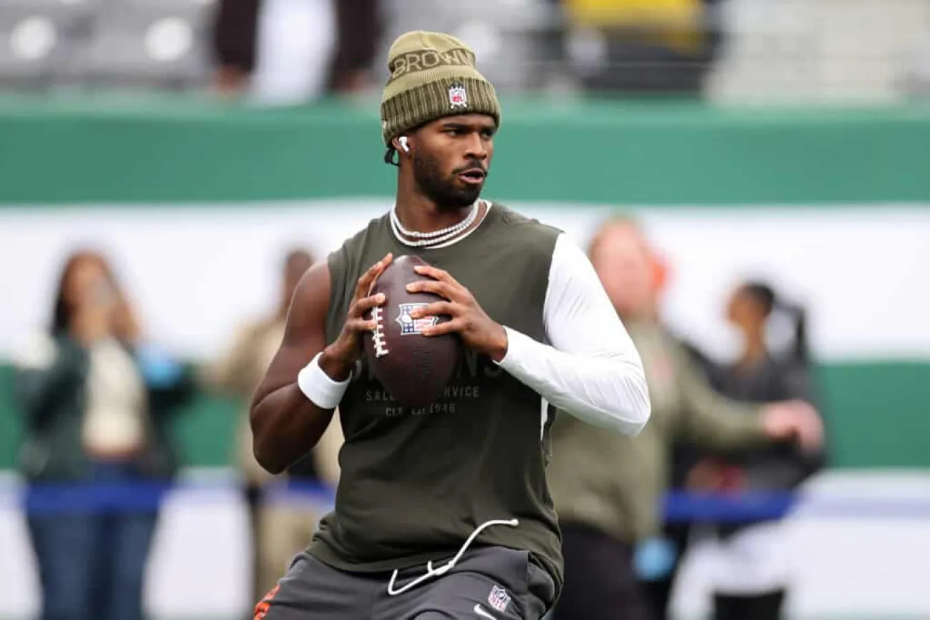 EAST RUTHERFORD, NEW JERSEY - NOVEMBER 09: Shedeur Sanders #12 of the Cleveland Browns warms up prior to the game against the New York Jets at MetLife Stadium on November 09, 2025 in East Rutherford, New Jersey.
