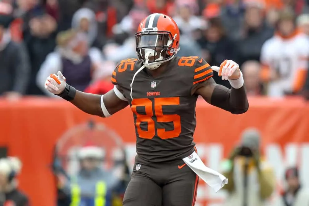 Browns Facing Difficult Decision With David Njoku’s Fifth-Year Option