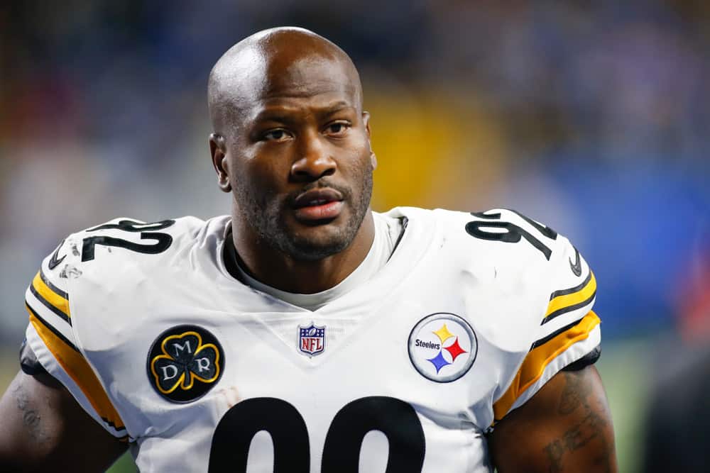 Pittsburgh Steelers linebacker James Harrison (92) runs off of the field at the conclusion of the game between the Pittsburgh Steelers and the Detroit Lions on October 29, 2017 at Ford Field in Detroit, Michigan. 