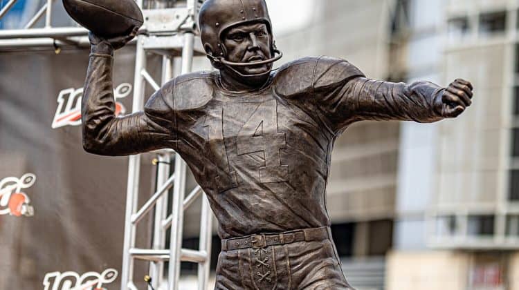 Otto Graham statue