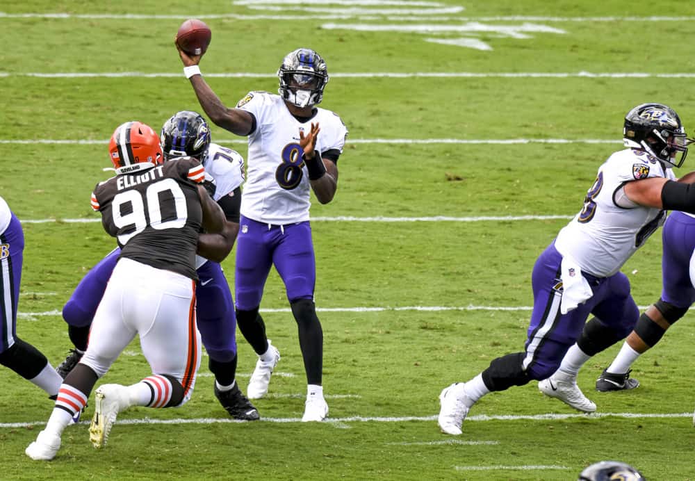 Baltimore Ravens quarterback Lamar Jackson (8) throws a pass in the second quarter against the Cleveland Browns on September 13, 2020, at M&T Bank Stadium in Baltimore, MD.