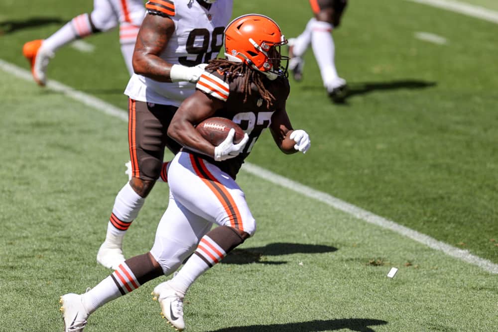 Cleveland Browns running back Kareem Hunt (27) carries the football during drills during the Cleveland Browns Training Camp on August 30, 2020, at FirstEnergy Stadium in Cleveland, OH.