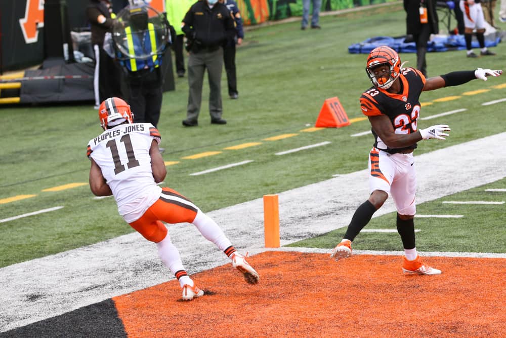 Cleveland Browns wide receiver Donovan Peoples-Jones (11) catches what would be a game winning touchdown pass with 11 seconds left in the 4th quarter during the game against the Cleveland Browns and the Cincinnati Bengals on October 25, 2020, at Paul Brown Stadium in Cincinnati, OH.