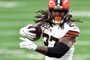 Cleveland Browns running back KAREEM HUNT (27) in action at MetLife Stadium in East Rutherford New Jersey New York defeats Cleveland 23 to 16.