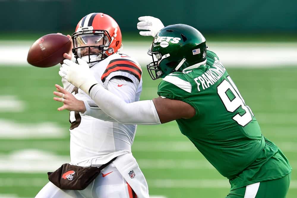 NY Jets defensive end JOHN FRANKLIN-MYERS (91) pressures Cleveland Browns quarterback BAKER MAYFIELD (6) during NFL action at MetLife Stadium. The Jets won, 23-16.