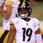 Pittsburgh Steelers wide receiver JuJu Smith-Schuster (19) warms up before the game against the Pittsburgh Steelers and the Cincinnati Bengals on December 21, 2020, at Paul Brown Stadium in Cincinnati, OH.