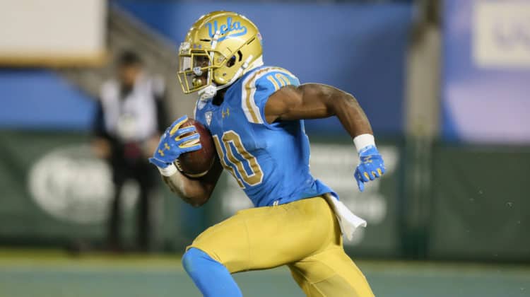 UCLA Bruins running back Demetric Felton (10) returns a kickoff during the college football game between the California Golden Bears and the UCLA Bruins on November 30, 2019, at the Rose Bowl in Pasadena, CA.