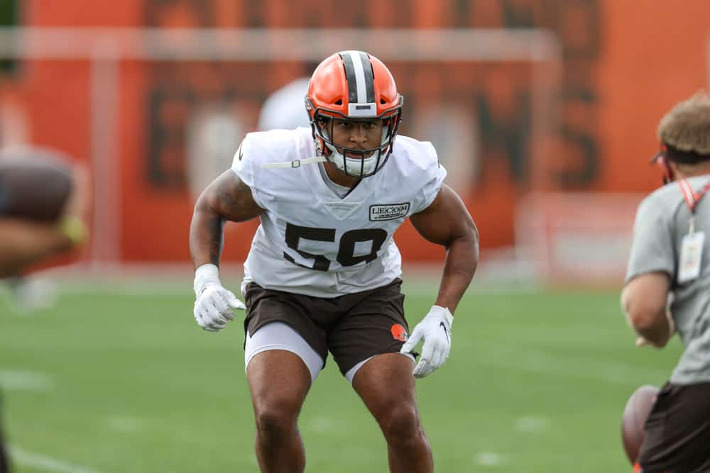 Cleveland Browns linebacker Malcolm Smith (59) participates in drills during the Cleveland Browns Training Camp on August 29, 2020, at the at the Cleveland Browns Training Facility in Berea, Ohio.