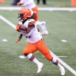 Kareem Hunt #27 of the Cleveland Browns runs the ball in the game against the Cincinnati Bengals at Paul Brown Stadium on October 25, 2020 in Cincinnati, Ohio.