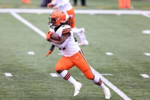 Kareem Hunt #27 of the Cleveland Browns runs the ball in the game against the Cincinnati Bengals at Paul Brown Stadium on October 25, 2020 in Cincinnati, Ohio.