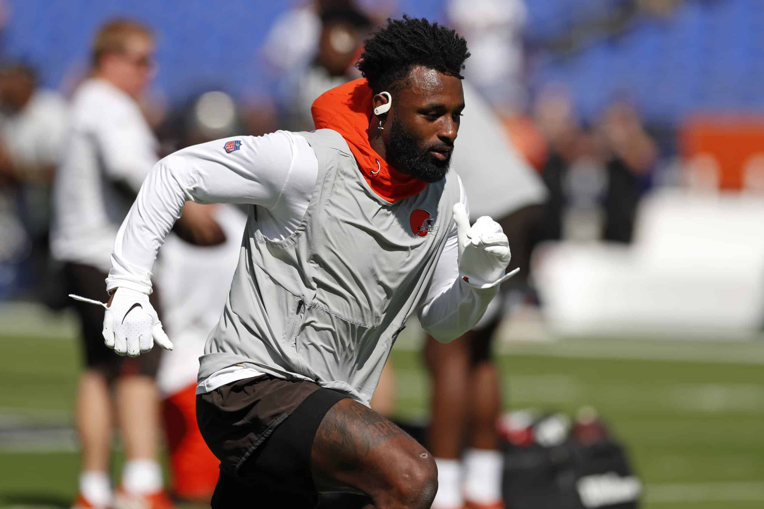 Wide receiver Jarvis Landry #80 of the Cleveland Browns warms up prior to the game against the Baltimore Ravens at M&T Bank Stadium on September 29, 2019 in Baltimore, Maryland. 