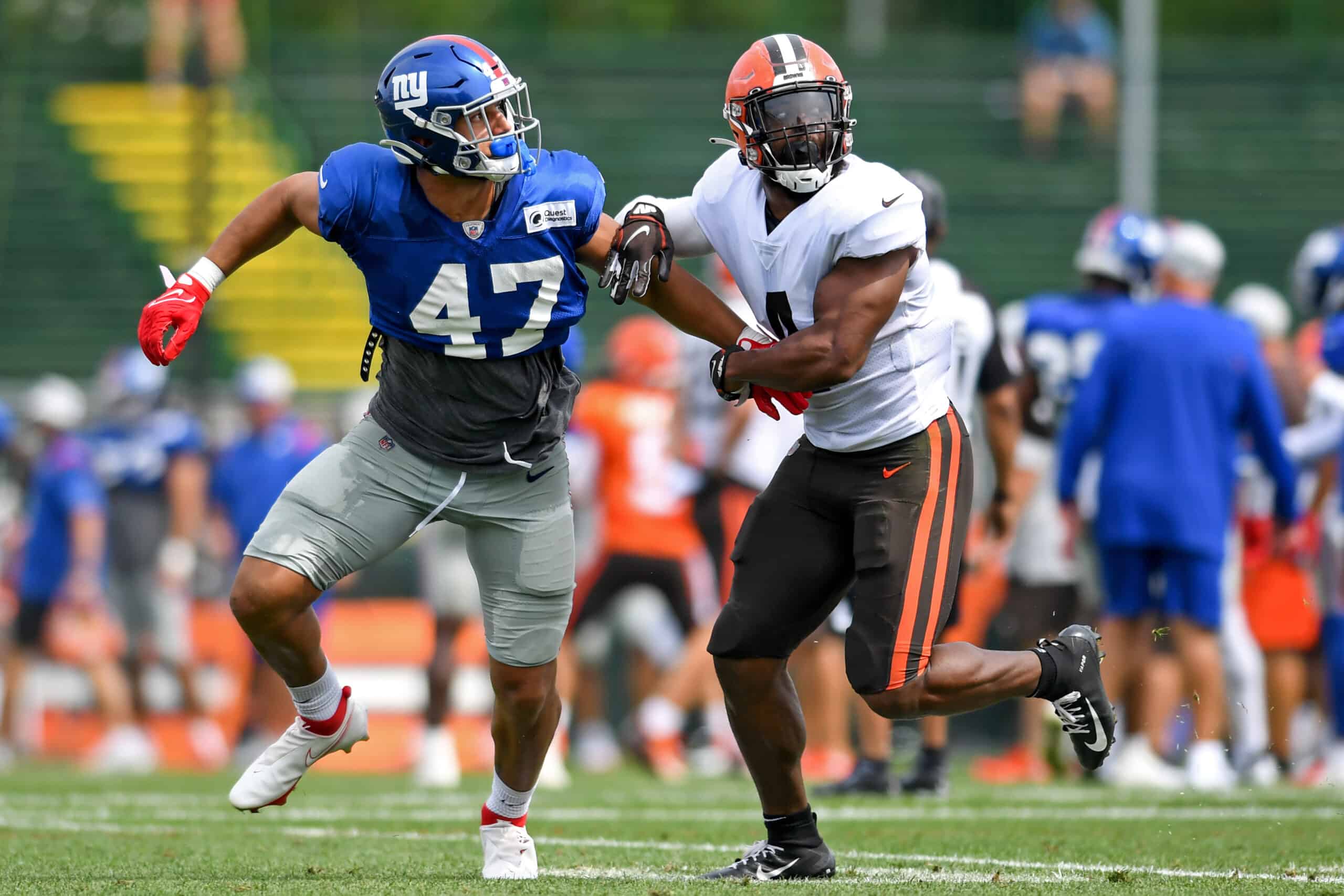 Anthony Walker #4 of the Cleveland Browns covers Nakie Griffin-Stewart #47 of the New York Giants during a joint practice on August 19, 2021 in Berea, Ohio. 