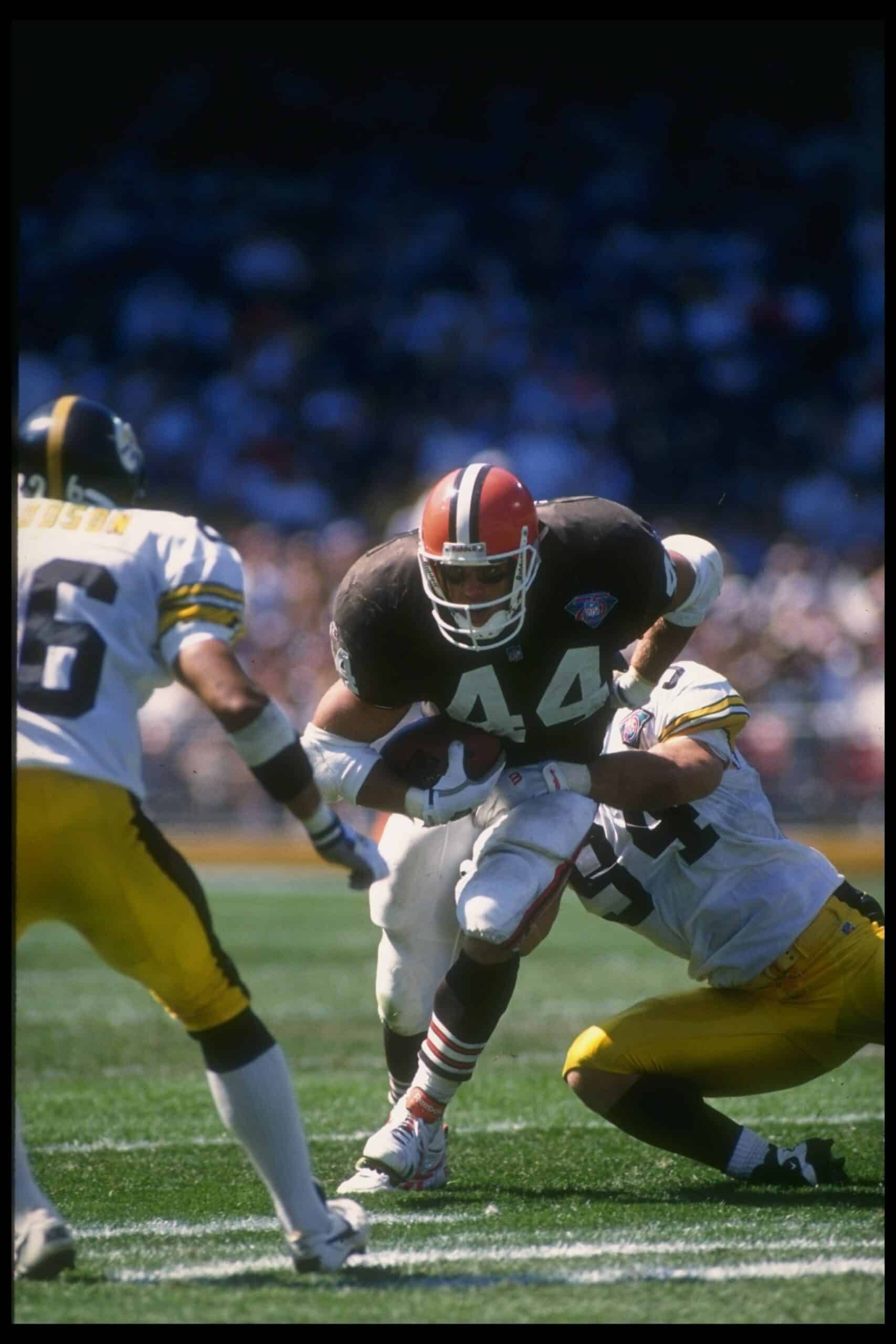 Running back Tommy Vardell of the Cleveland Browns moves the ball during a game against the Pittsburgh Steelers in Ohio. The Steelers won the game, 17-10.