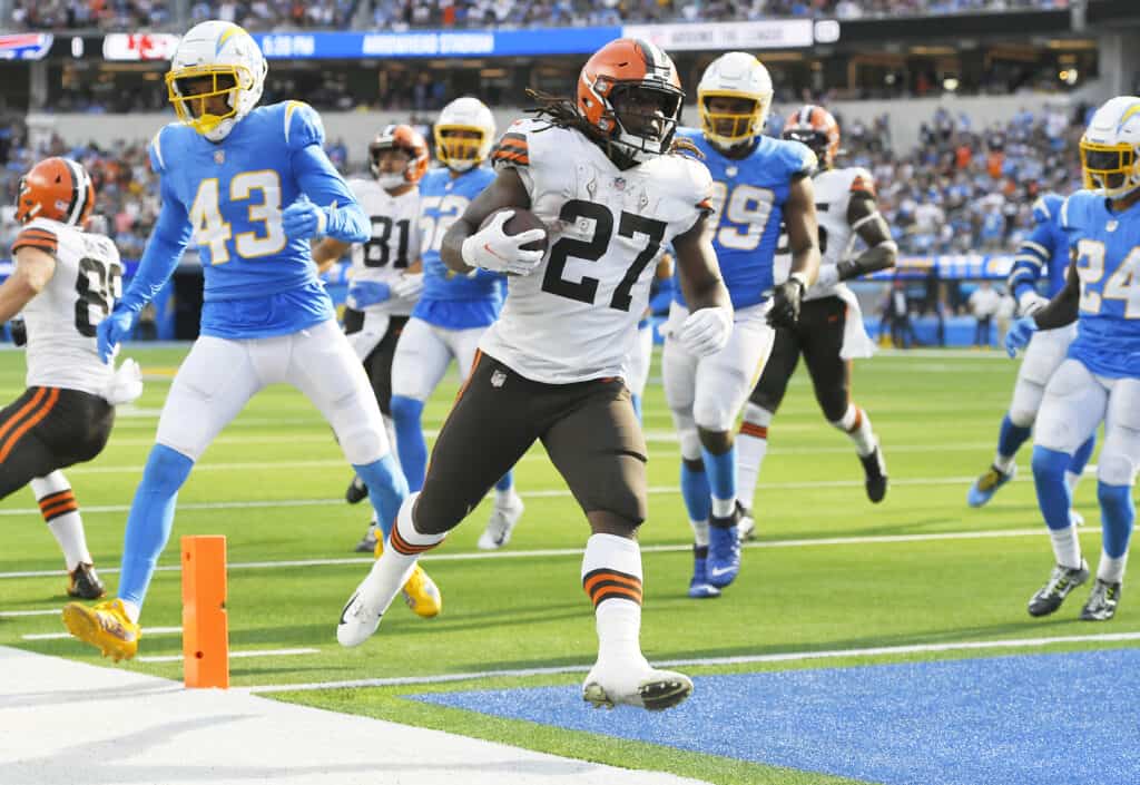Video Shows Kareem Hunt Giving Back To His Community