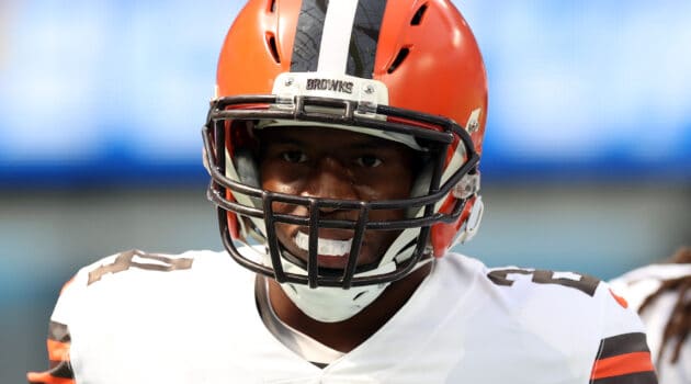 Nick Chubb #24 of the Cleveland Browns at SoFi Stadium on October 10, 2021 in Inglewood, California.