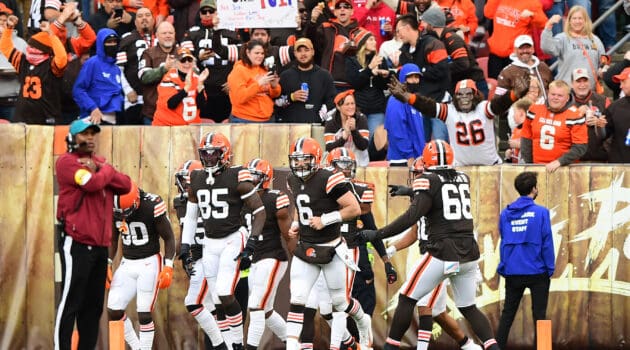 Baker Mayfield #6 of the Cleveland Browns celebrates a touchdown with teammates at the end of the second quarter against the Arizona Cardinals at FirstEnergy Stadium on October 17, 2021 in Cleveland, Ohio.