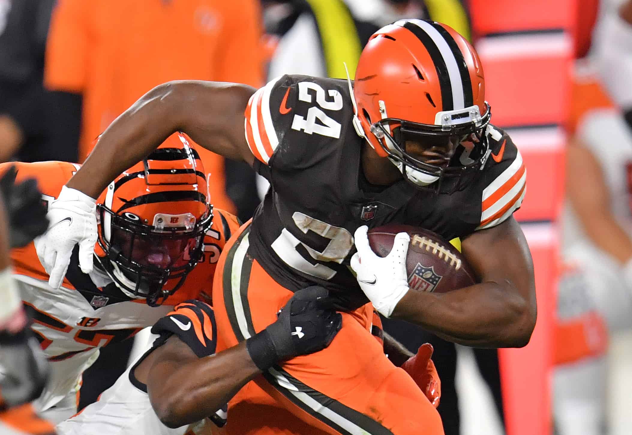 Nick Chubb #24 of the Cleveland Browns runs against the Cincinnati Bengals during the first half at FirstEnergy Stadium on September 17, 2020 in Cleveland, Ohio.