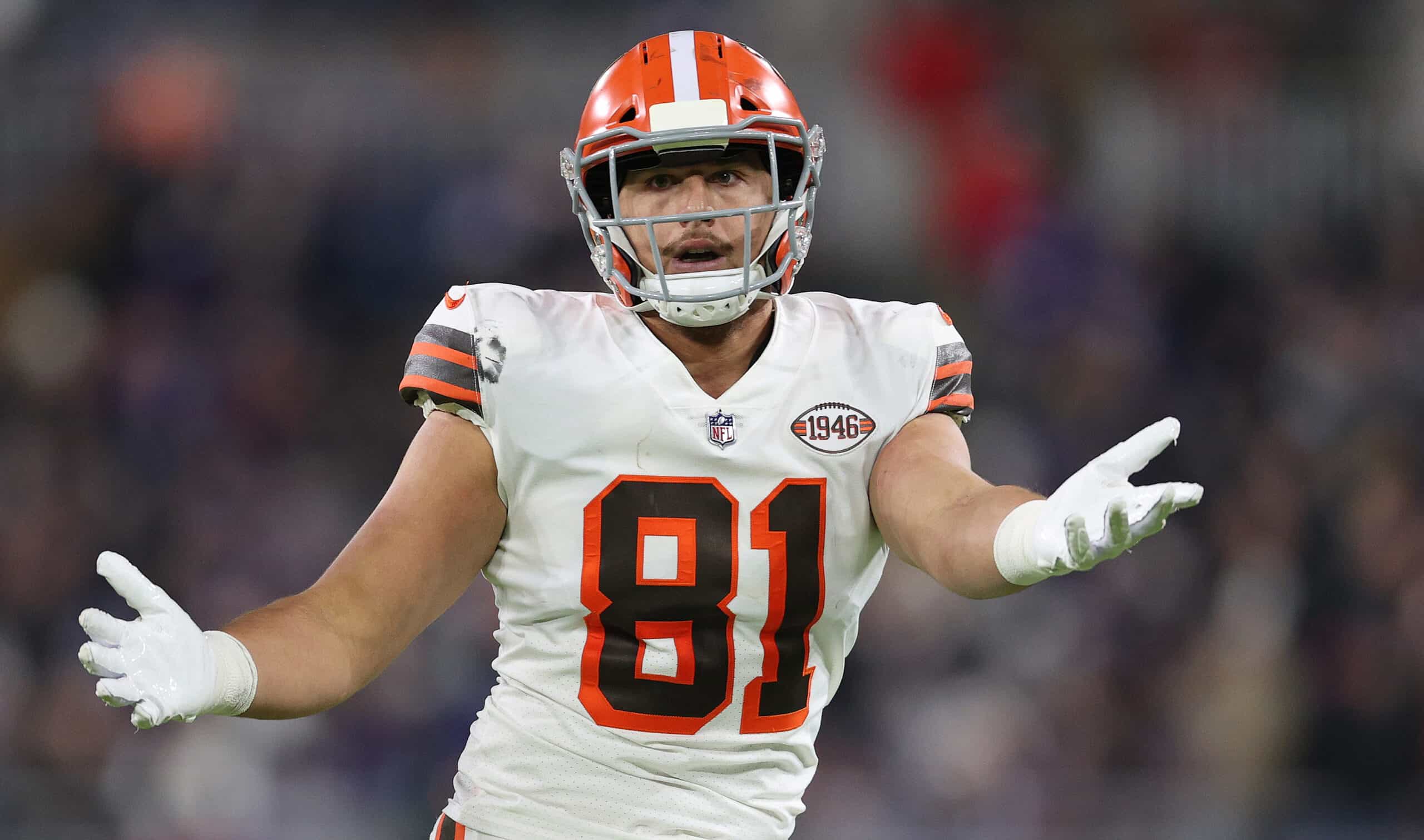 Austin Hooper #81 of the Cleveland Browns reacts to a play during a game against the Baltimore Ravens at M&T Bank Stadium on November 28, 2021 in Baltimore, Maryland.