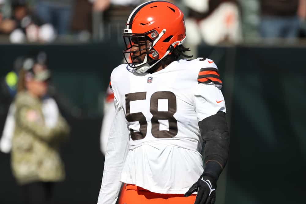 Cleveland Browns defensive tackle Malik McDowell (58) warms up before the game against the Cleveland Browns and the Cincinnati Bengals on November 7, 2021, at Paul Brown Stadium in Cincinnati, OH. 