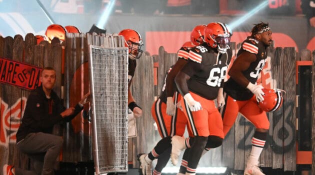 Pittsburgh Steelers v Cleveland Browns