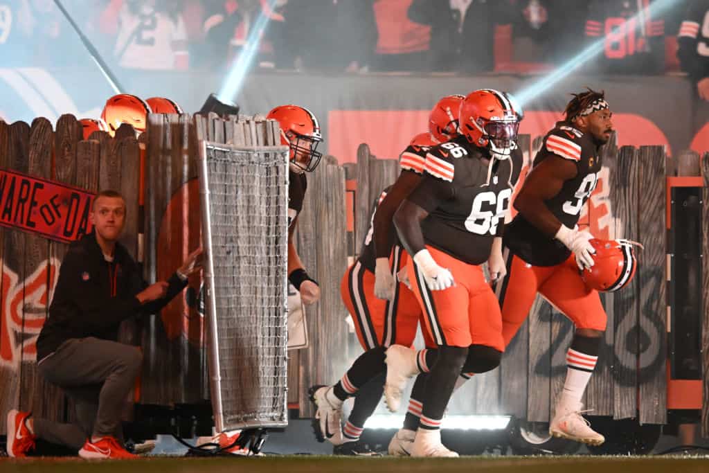 Pittsburgh Steelers v Cleveland Browns