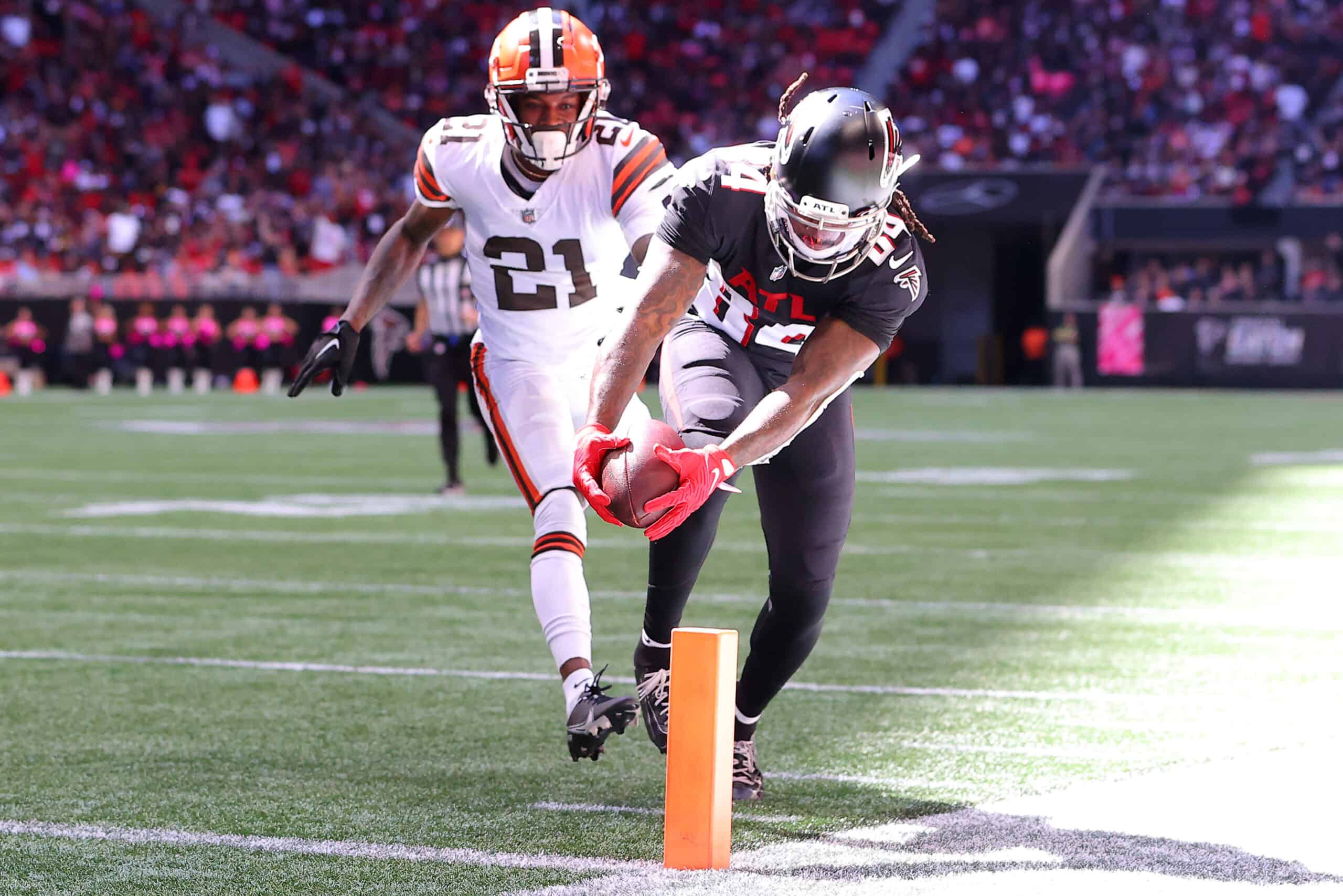 Cordarrelle Patterson #84 of the Atlanta Falcons scores a touchdown in the first quarter of the game against the Cleveland Browns at Mercedes-Benz Stadium on October 02, 2022 in Atlanta, Georgia.