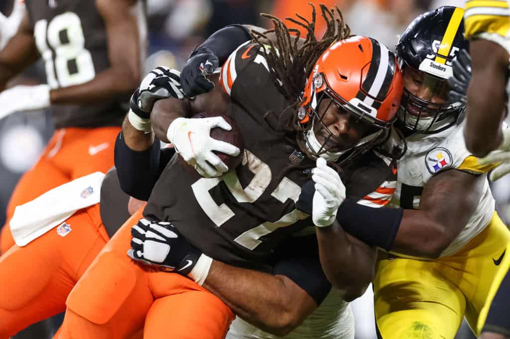 Pittsburgh Steelers v Cleveland Browns