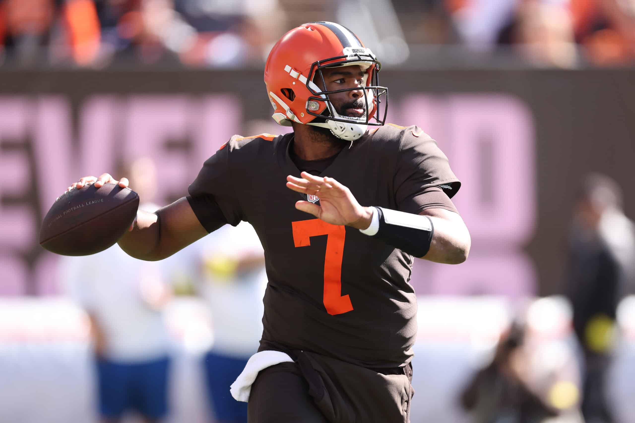 Jacoby Brissett #7 of the Cleveland Browns plays against the Los Angeles Chargers at FirstEnergy Stadium on October 09, 2022 in Cleveland, Ohio.