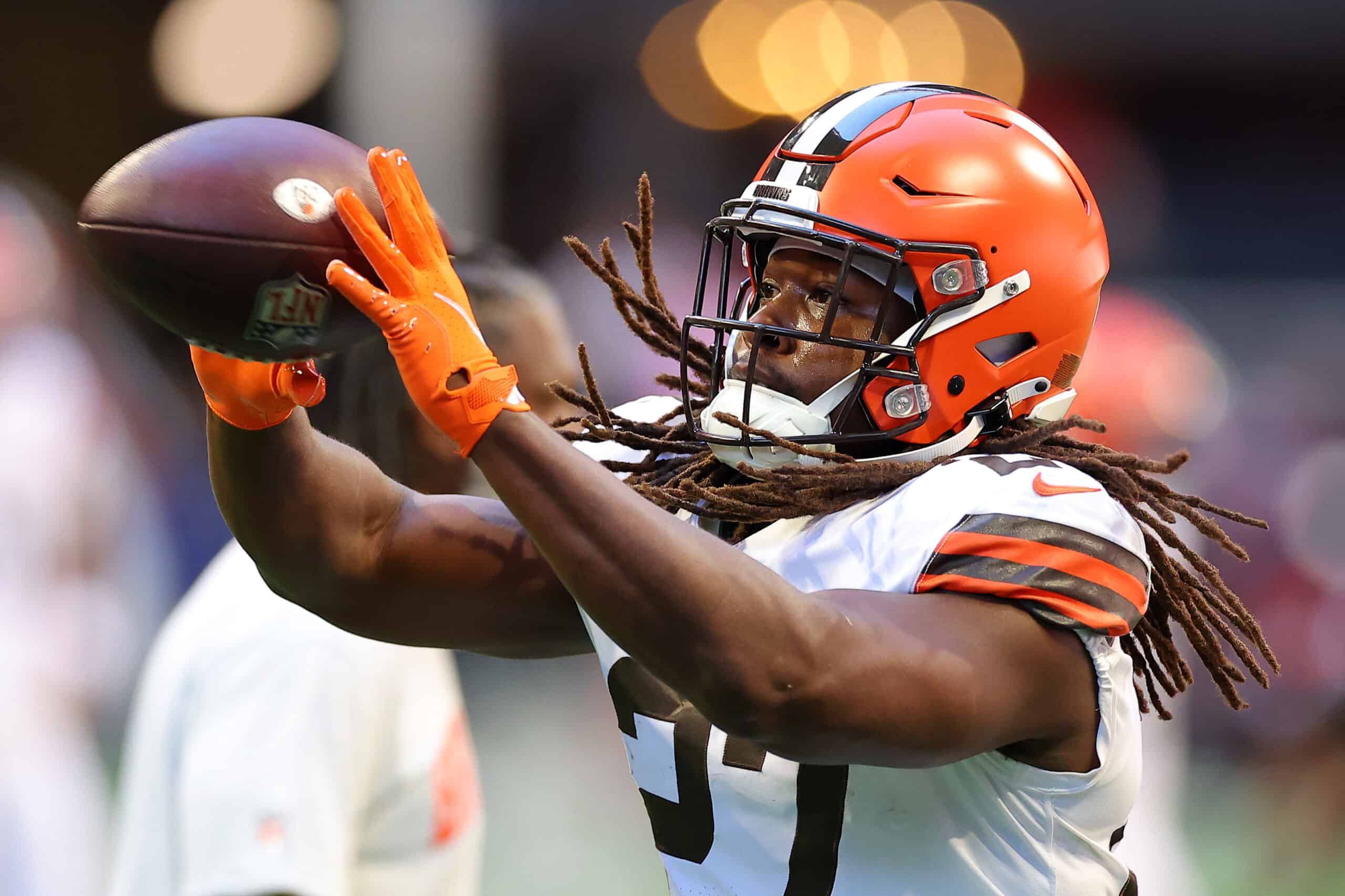 Kareem Hunt #27 of the Cleveland Browns warms up before the game against the Atlanta Falcons at Mercedes-Benz Stadium on October 02, 2022 in Atlanta, Georgia. 