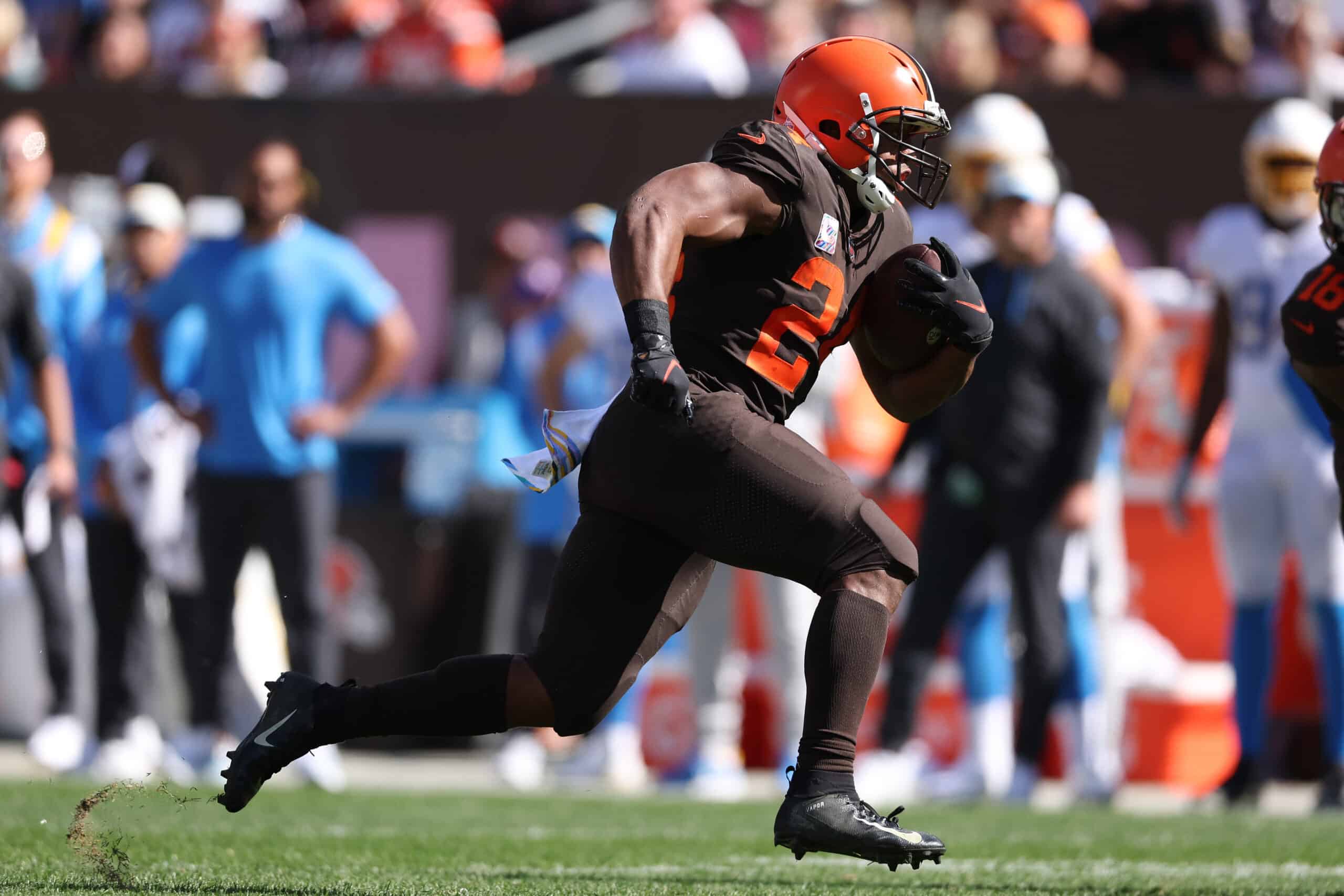 Nick Chubb #24 of the Cleveland Browns plays against the Los Angeles Chargers at FirstEnergy Stadium on October 09, 2022 in Cleveland, Ohio. 