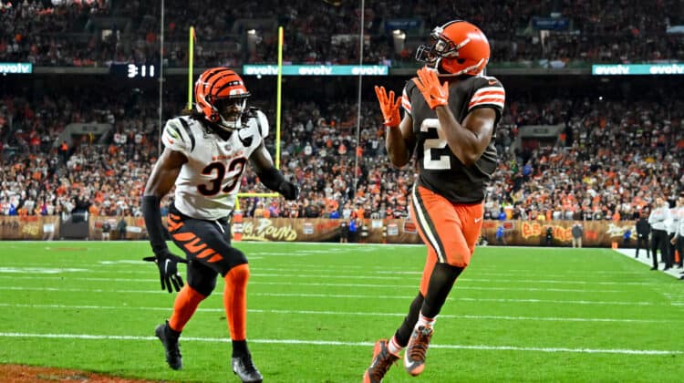Amari Cooper #2 of the Cleveland Browns completes the catch for a touchdown during the second half of the game against the Cincinnati Bengals at FirstEnergy Stadium on October 31, 2022 in Cleveland, Ohio.