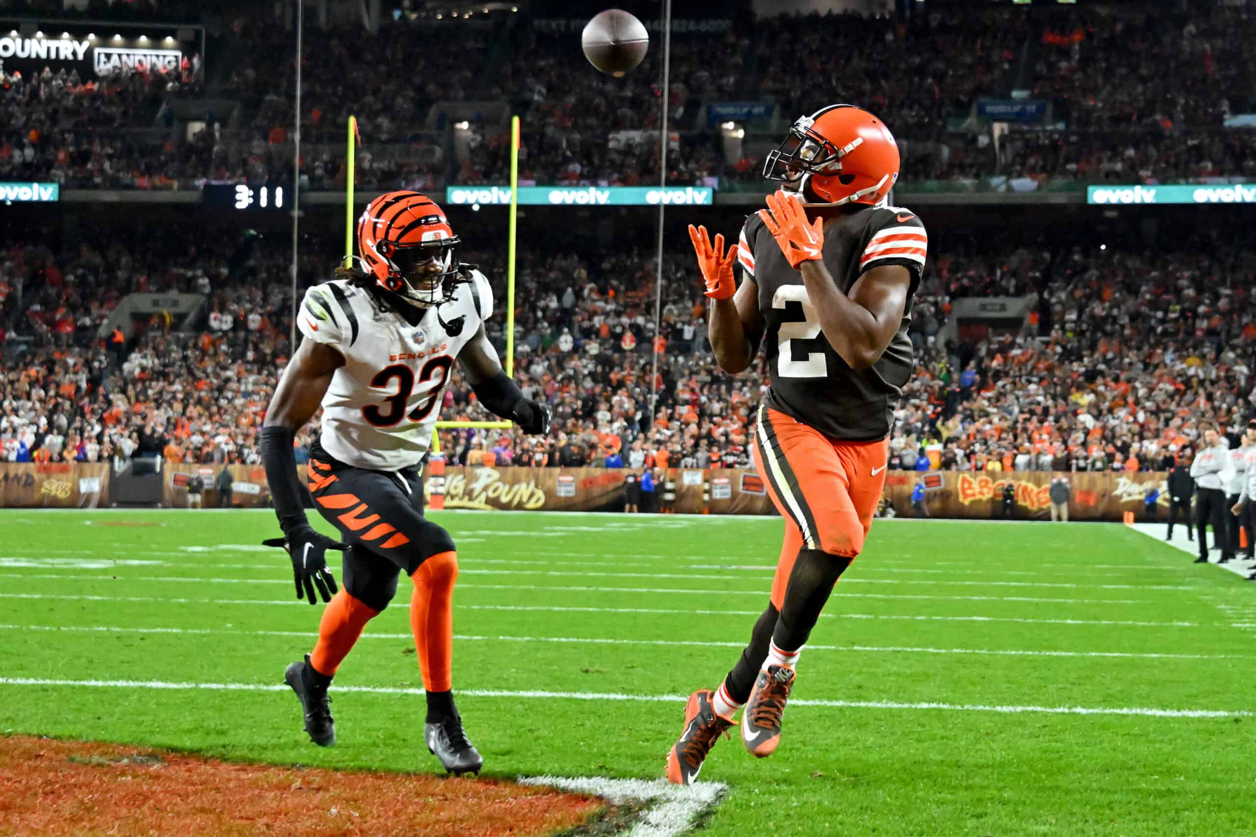 Amari Cooper #2 of the Cleveland Browns completes the catch for a touchdown during the second half of the game against the Cincinnati Bengals at FirstEnergy Stadium on October 31, 2022 in Cleveland, Ohio.