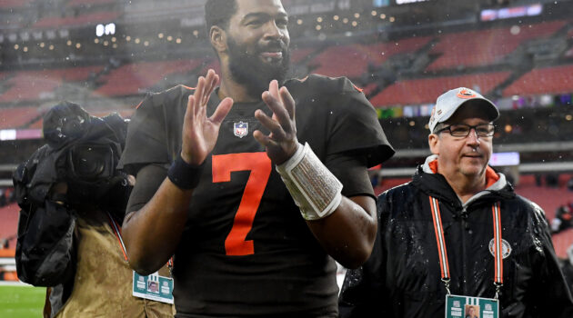 Jacoby Brissett #7 of the Cleveland Browns celebrates after a game against the Tampa Bay Buccaneers at FirstEnergy Stadium on November 27, 2022 in Cleveland, Ohio.