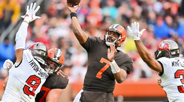 Jacoby Brissett #7 of the Cleveland Browns throws the ball during the first half against the Tampa Bay Buccaneers at FirstEnergy Stadium on November 27, 2022 in Cleveland, Ohio.